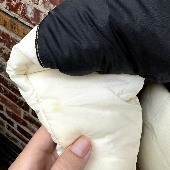 Vintage Pro Player Iowa Hawkeyes Jacket Size XL Yellow Black Puffer Zip Up NCAA - Picture 12 of 13